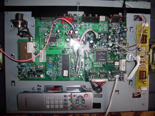 HYUNDAI H-LCD1702.jpg